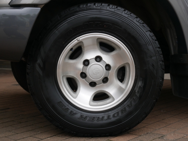Toyota Land Cruiser 80 9