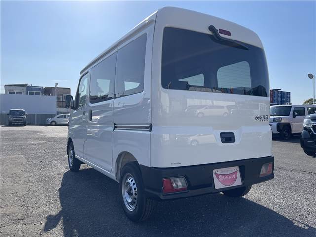 Daihatsu Hijet Cargo 8