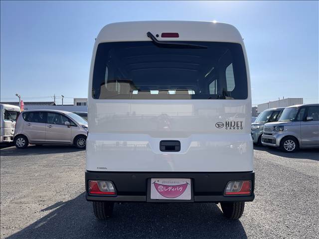 Daihatsu Hijet Cargo 9