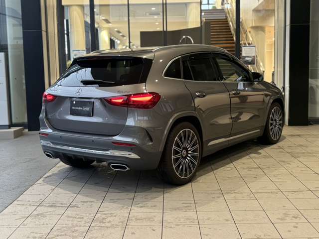 Mercedes-Benz GLA-Class 4