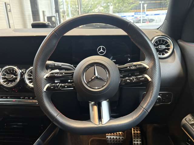 Mercedes-Benz GLA-Class 6