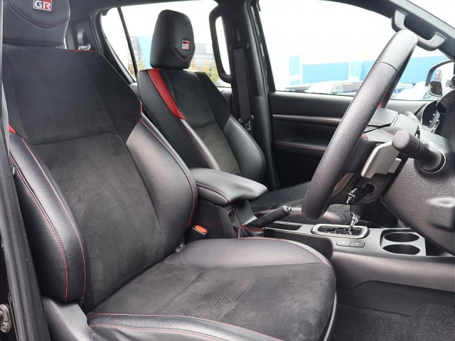 Toyota Hilux 7