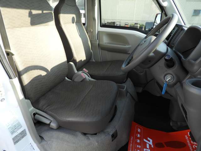 Nissan NV100 Clipper 6