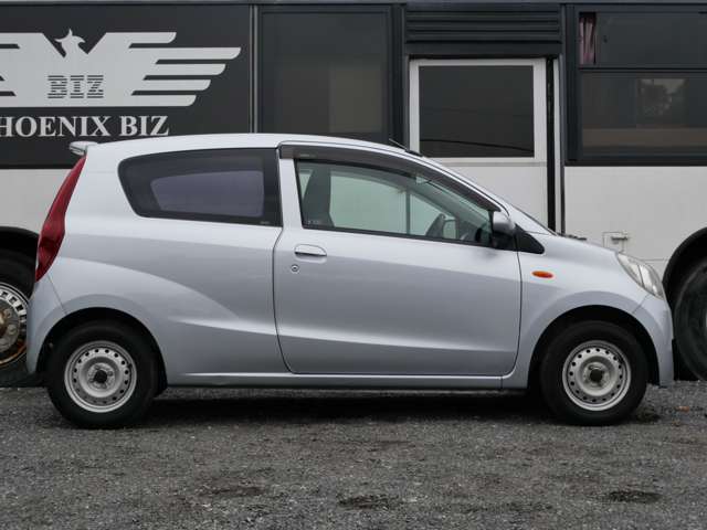 Daihatsu Mira 5