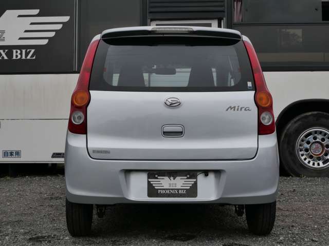 Daihatsu Mira 7