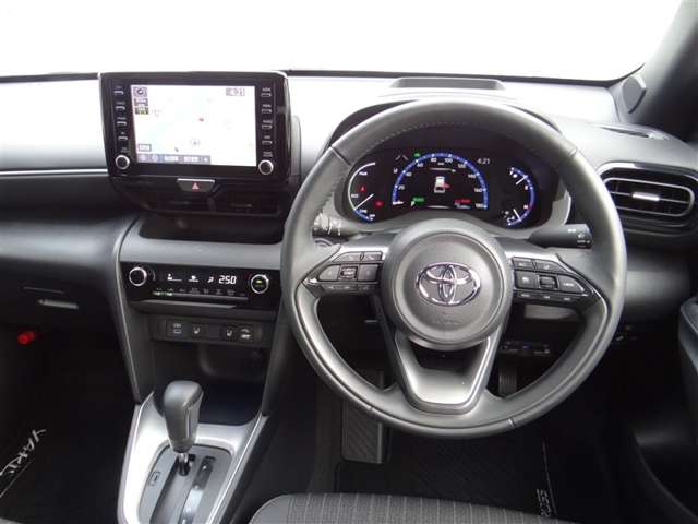 Toyota Yaris Cross 8