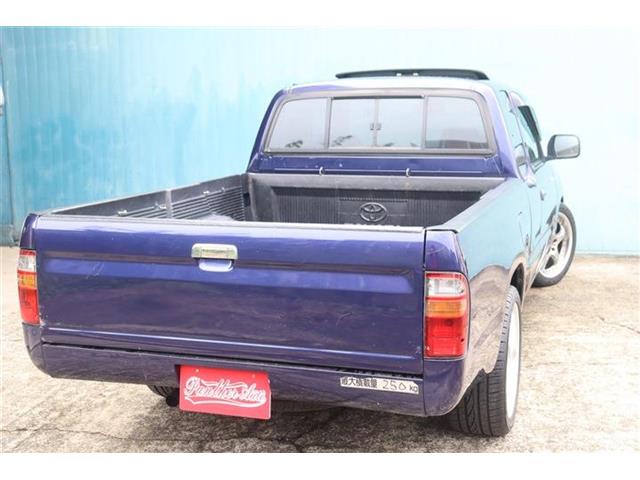 Toyota Hilux 3