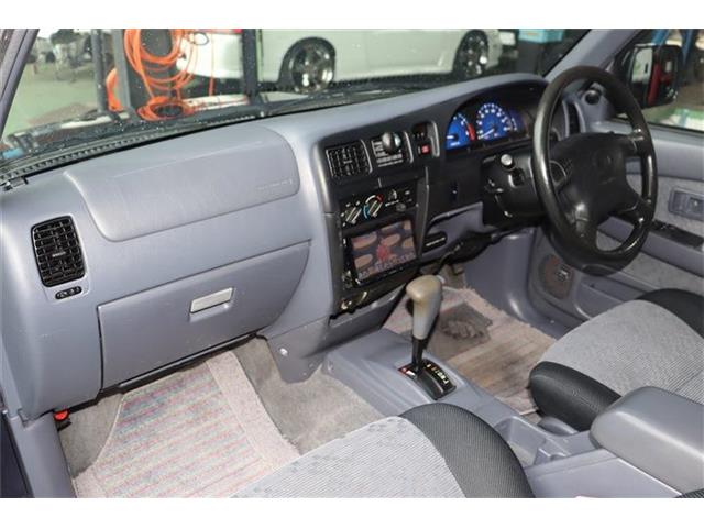Toyota Hilux 8