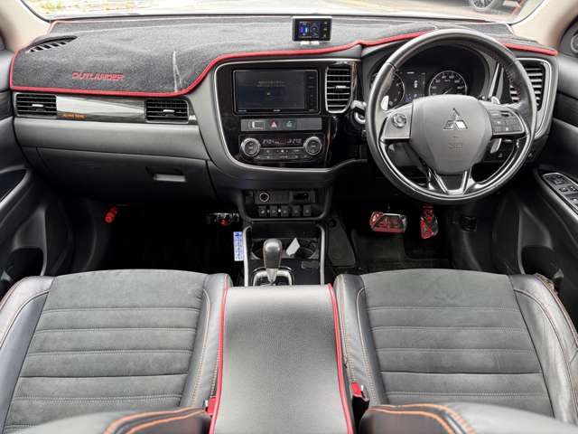 Mitsubishi Outlander 2