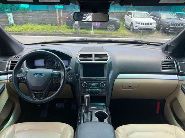 Ford Explorer 4