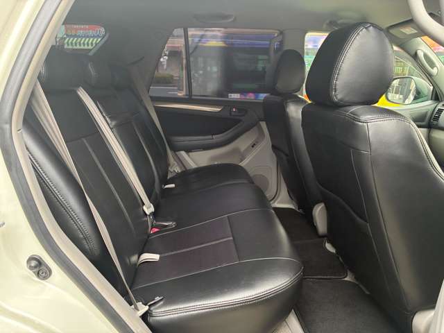 Toyota Hilux Surf 12