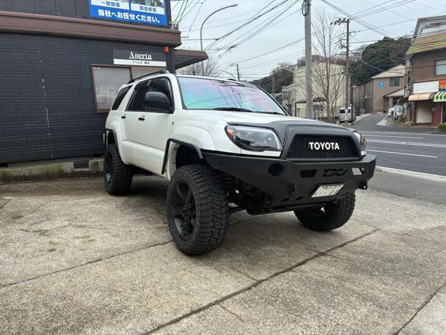Toyota Hilux Surf 2
