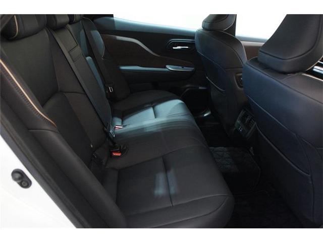Toyota Crown Crossover 10