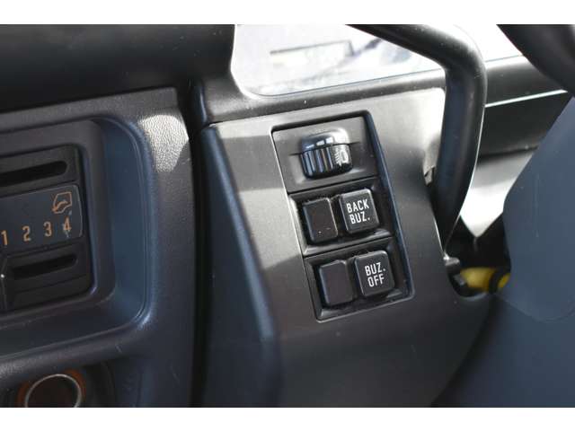 Isuzu Elf 7