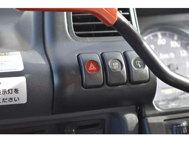Isuzu Elf 8