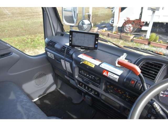 Isuzu Elf 9