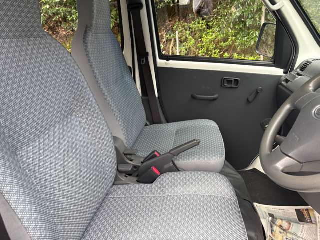 Daihatsu Hijet Cargo 4