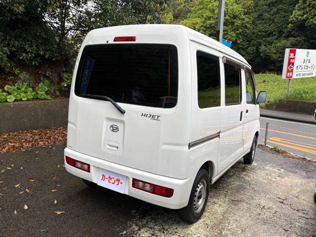 Daihatsu Hijet Cargo 6