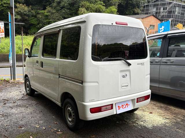 Daihatsu Hijet Cargo 8