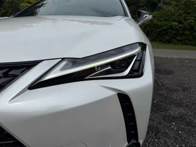 Lexus UX 7