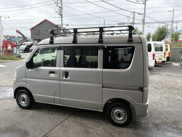 Mitsubishi Minicab Van 2