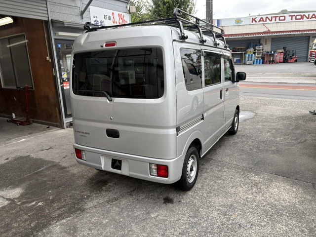 Mitsubishi Minicab Van 3