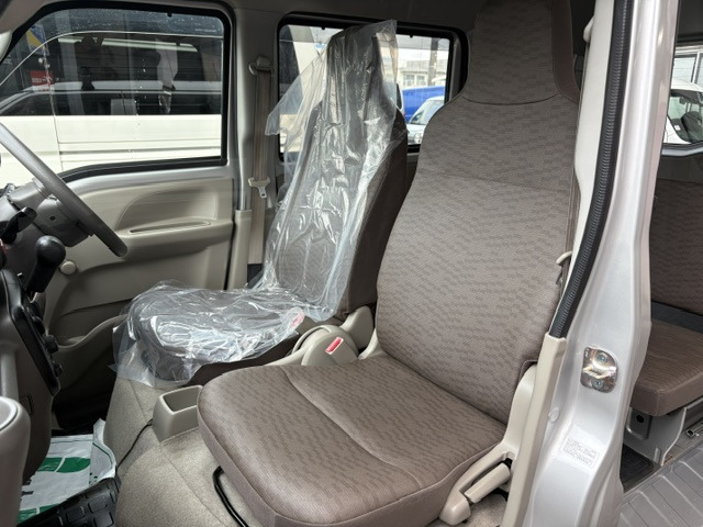Mitsubishi Minicab Van 7