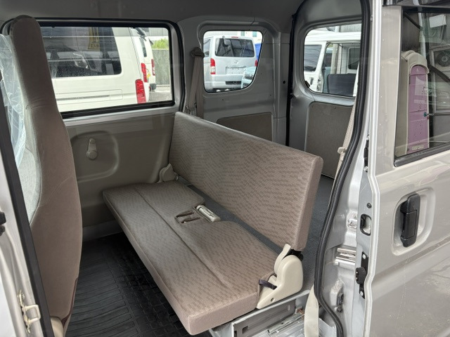 Mitsubishi Minicab Van 8