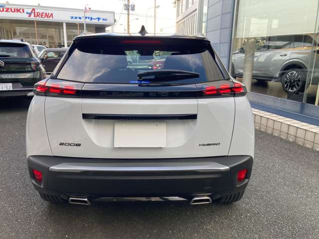 Peugeot SUV 2008 4