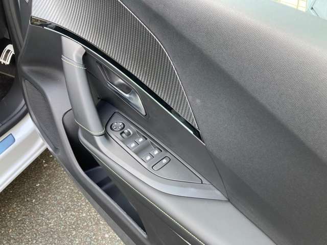 Peugeot SUV 2008 6