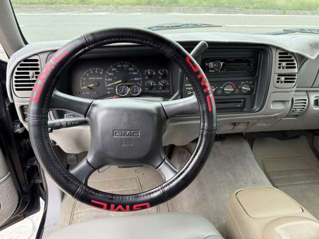 GMC K-1500 11