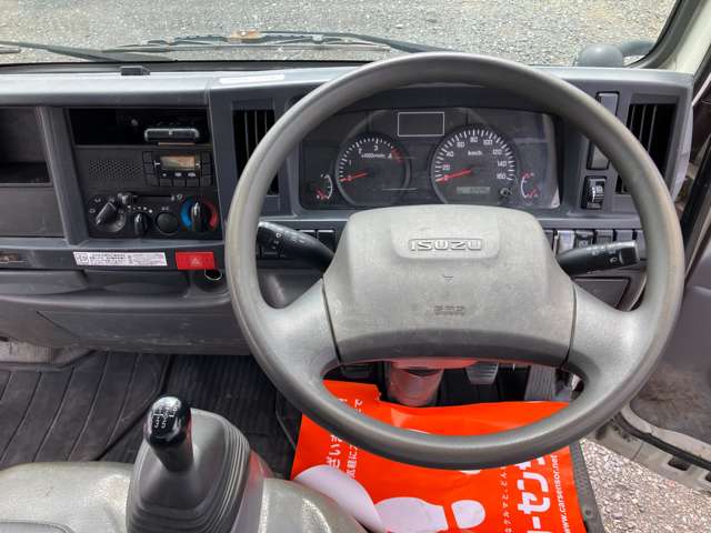 Isuzu Elf 4