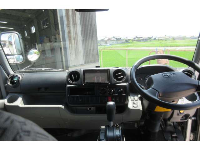Toyota Dyna Route Van 8