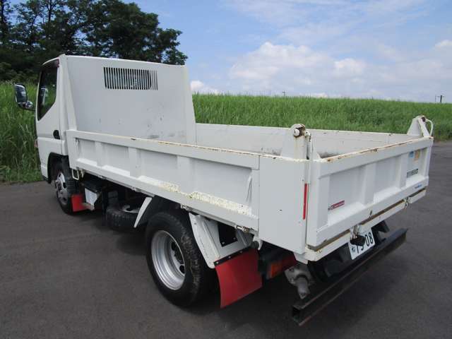 Mitsubishi Fuso Canter 2