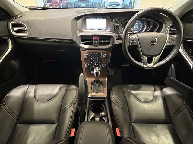 Volvo V40 Cross Country 2