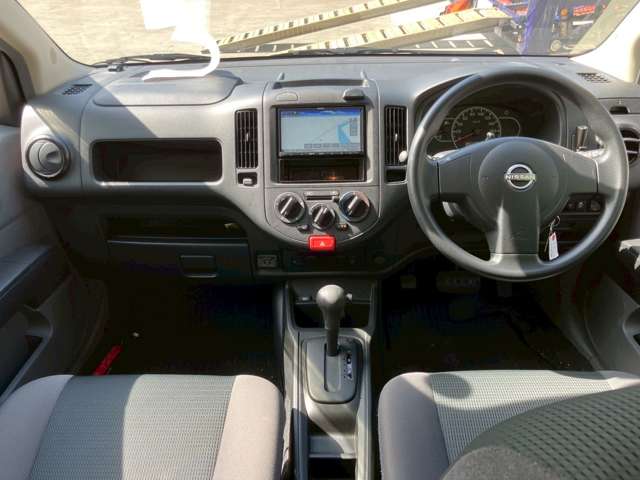 Nissan AD 4