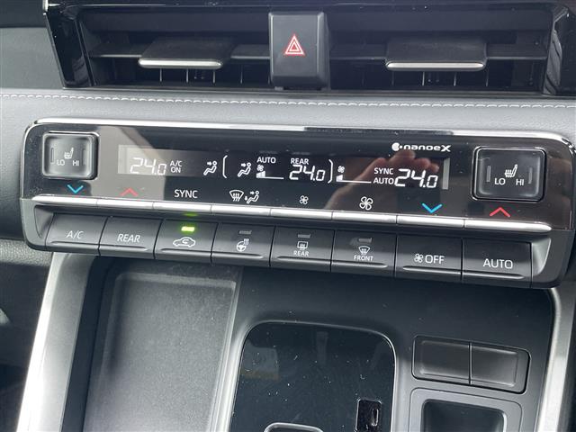 Toyota Noah 9