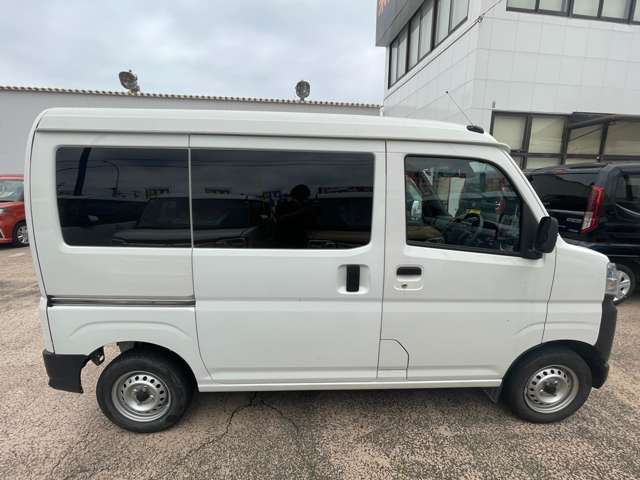 Daihatsu Hijet Cargo 7