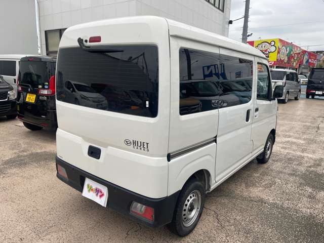 Daihatsu Hijet Cargo 8