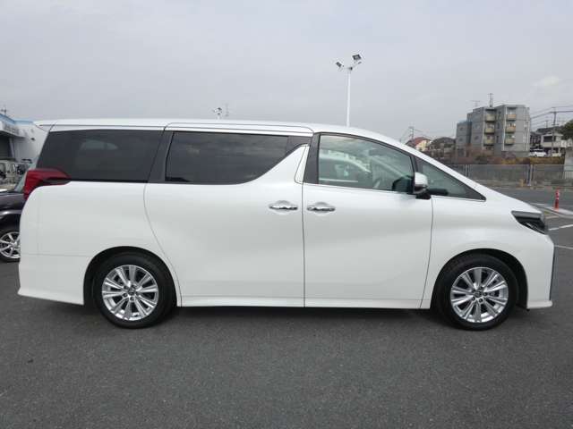 Toyota Alphard 8