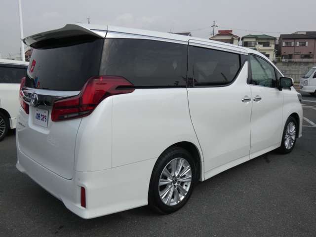 Toyota Alphard 9