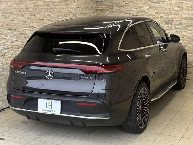 Mercedes-Benz EQC 8