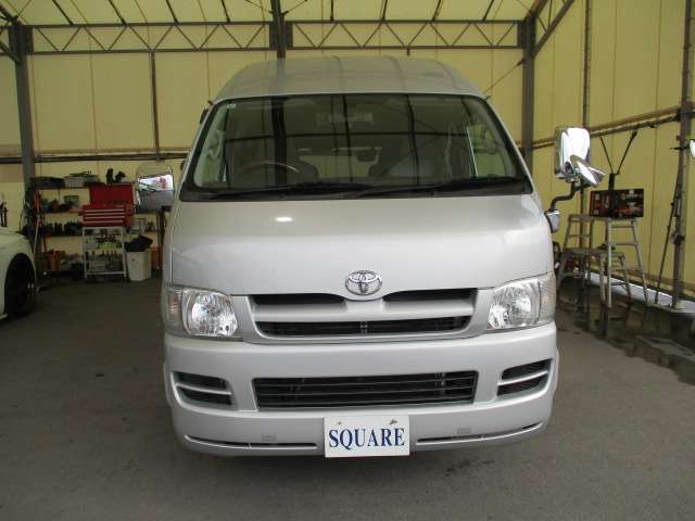 Toyota Hiace Van 2