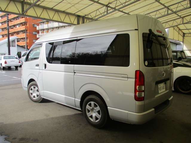 Toyota Hiace Van 6