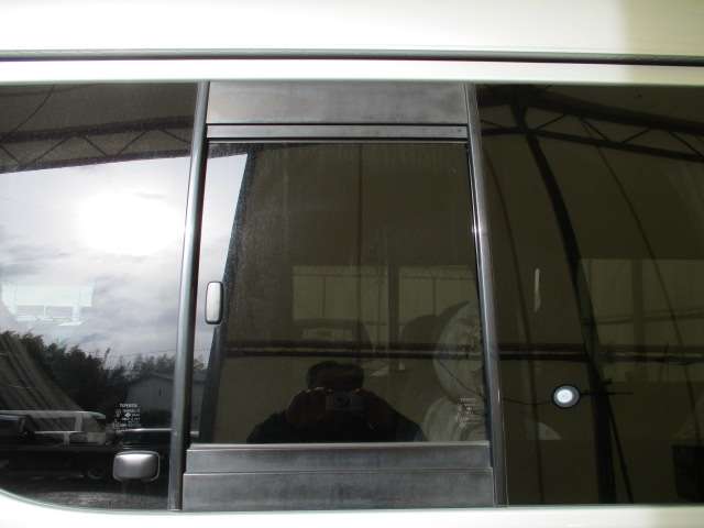 Toyota Hiace Van 9