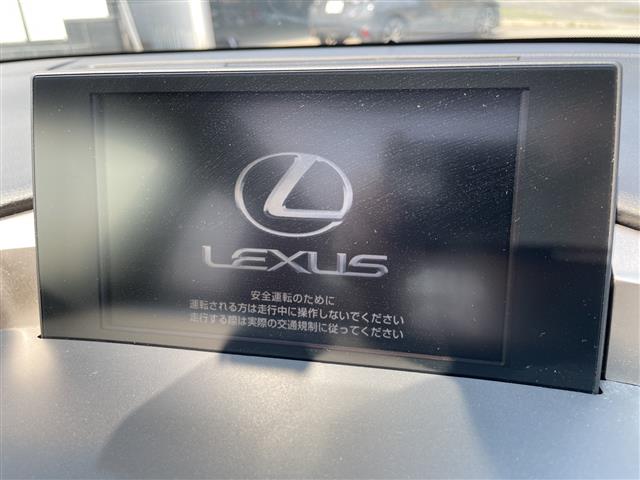 Lexus NX 4