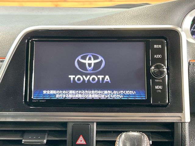 Toyota Sienta 3