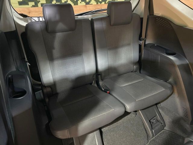 Toyota Sienta 10