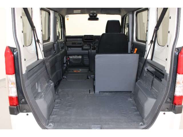 Honda N-VAN 8
