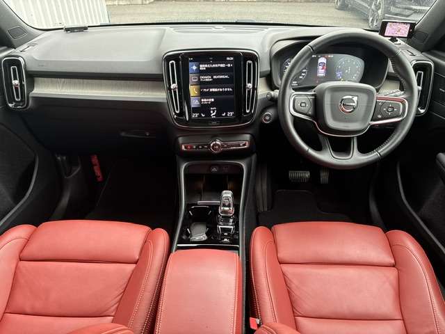 Volvo XC40 3